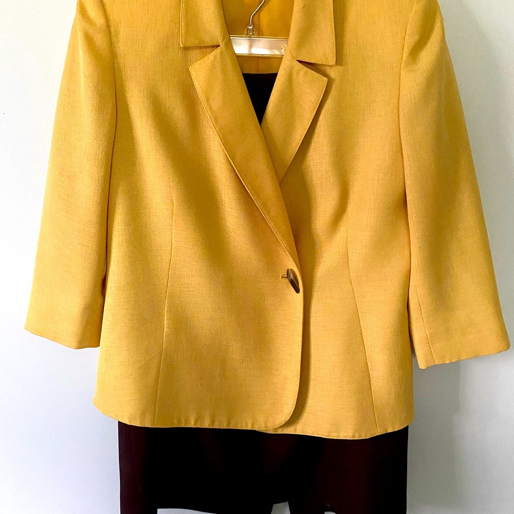 Le Suit skirt suit.